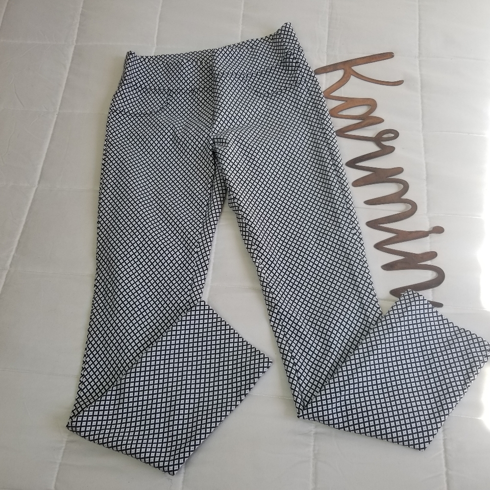 Sensational Black & White Diamond Print Le…